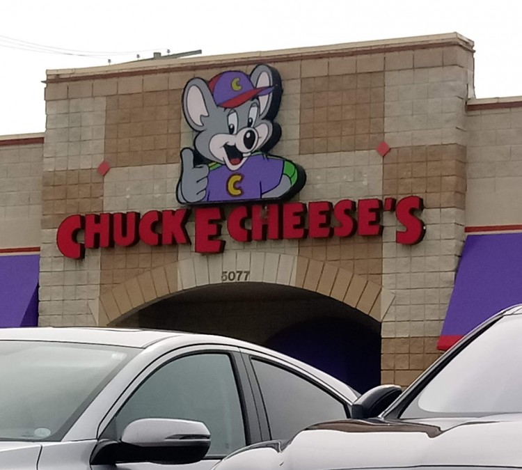 chuck-e-cheese-photo